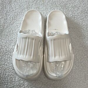 New Welltree Cloud Slides / Unisex.